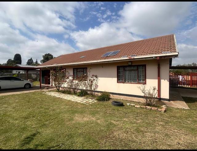 3 BEDROOM HOUSE FOR SALE IN KOSMOSPARK